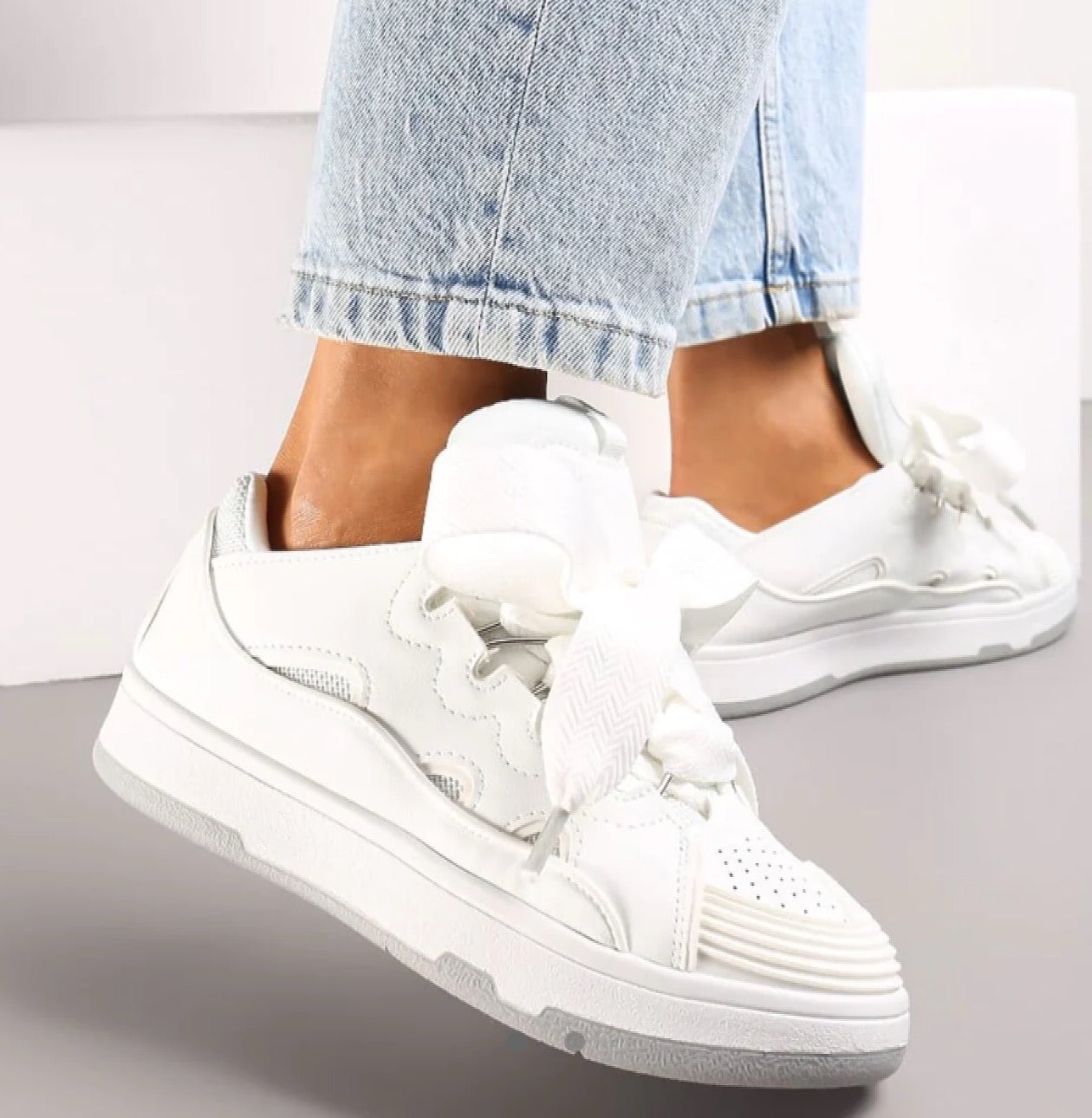 Teenage/Ladies White Lavina Trainer NO EXCHANGE/NO RETURN