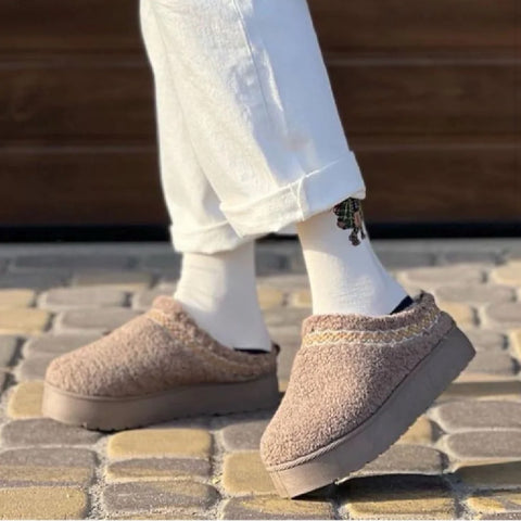 Teenage/Ladies Beige Faux Shearling Jaz Platform Slippers - Sole Appropriate For Indoor or Outdoor Wear