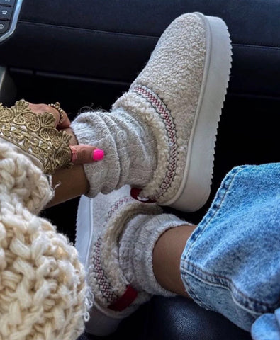 Teenage/Ladies Cream Faux Shearling Jaz Platform Slippers - Sole Appropriate For Indoor or Outdoor Wear