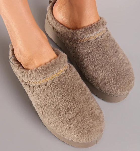 Teenage/Ladies Beige Faux Shearling Jaz Platform Slippers - Sole Appropriate For Indoor or Outdoor Wear
