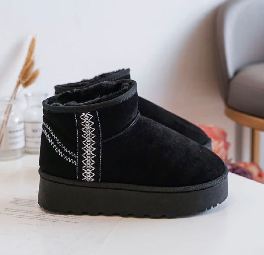 Black Alazne Platform Boot EU26/UK8.5