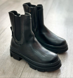 Black Calixta Boots